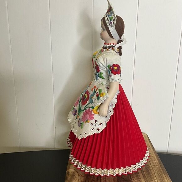 Vintage Handmade Diszaba Porcelain Doll Ethnic Hungary Embroidered Apron Blue - Picture 7 of 8